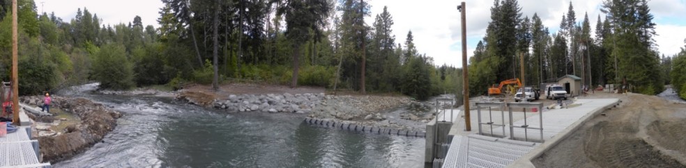 September 2013. Panorama of the East Fork Hood River with the new Obermeyer weir installed and raised. On the right, are the new headgate and fish ladder.